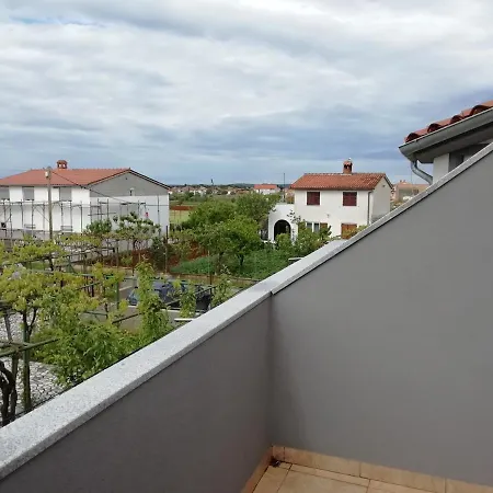 Gordana Apartments Fazana Exterior photo